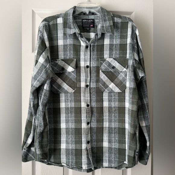 Howitzer Flannel Green and White Plaid Shirt - size XL - Picture 1 of 9